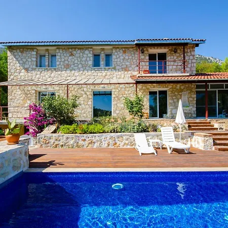 Stone Clad La Maison P فيلة كاس