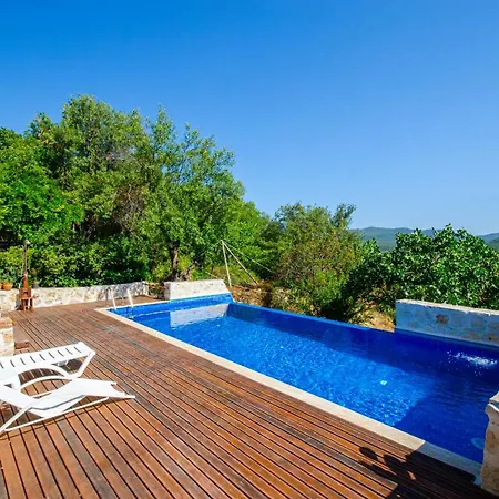 Stone Clad La Maison P