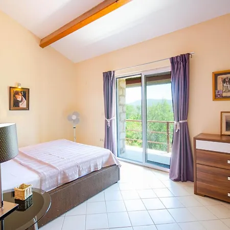 فيلة Stone Clad La Maison P *