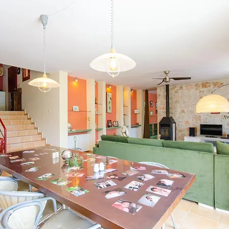 וילה Stone Clad La Maison P