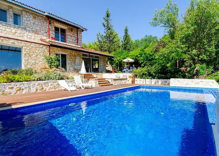 Stone Clad La Maison P